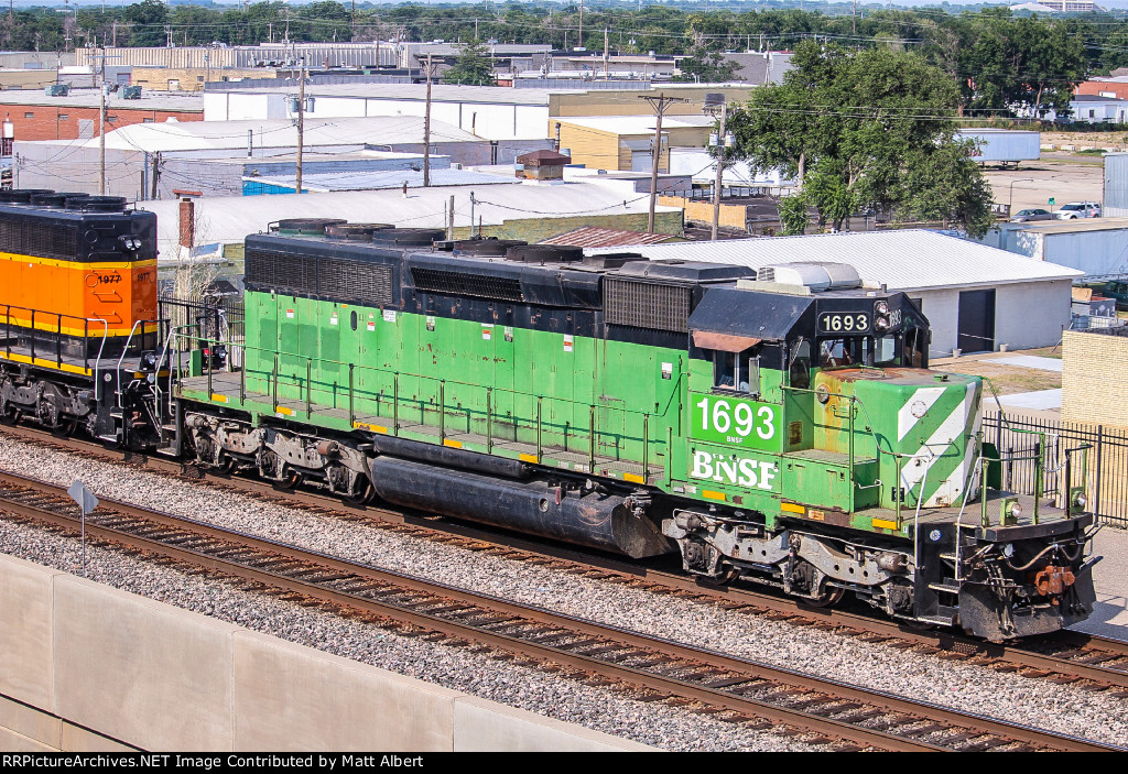 Cascade Green! Former BNSF 6822